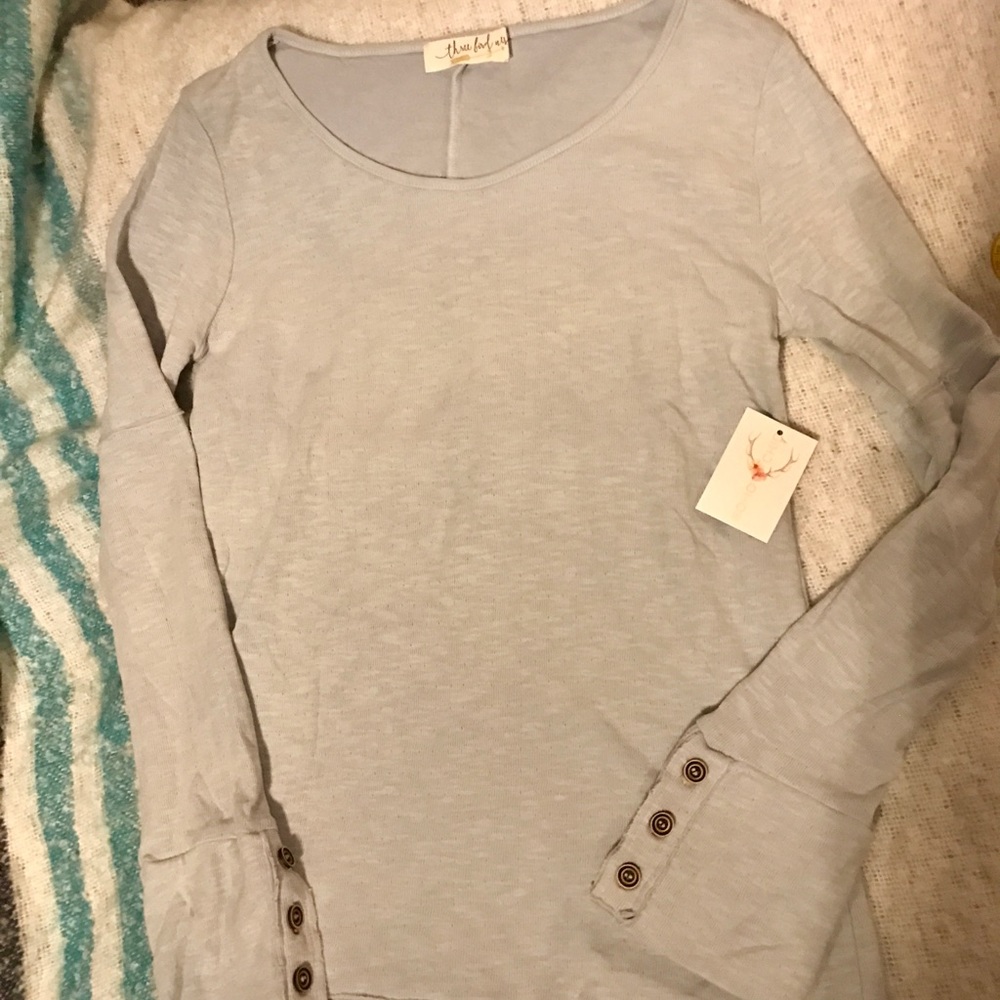NWT boho  blue gray top. Size L/XL.